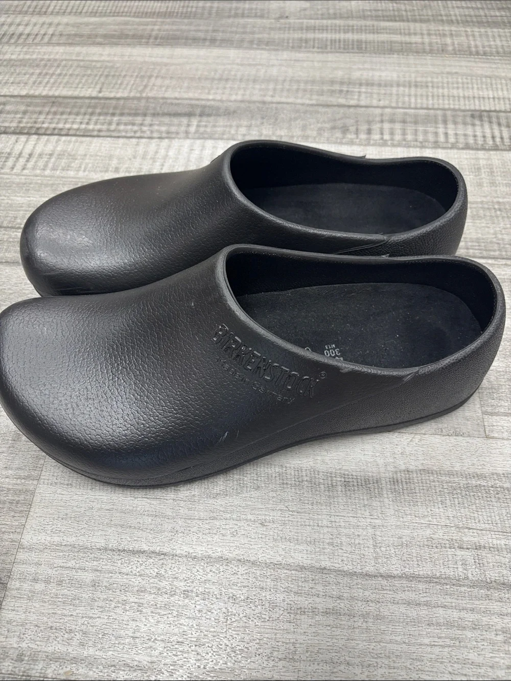 Birkenstock Men's Black Slip-On Clog